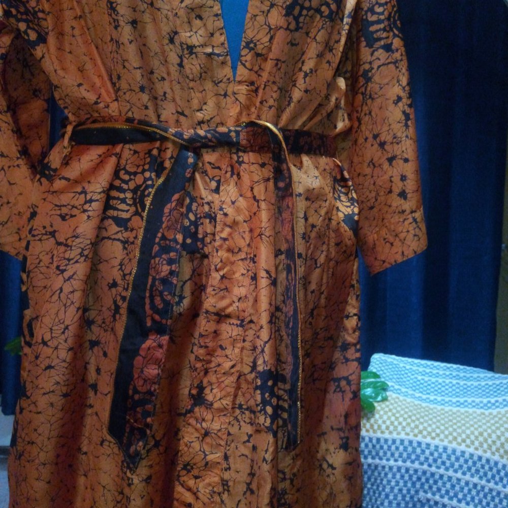 Silk-Blend Sari Duster Robe in Orange & Black New with Flaw - Picture 8 of 14